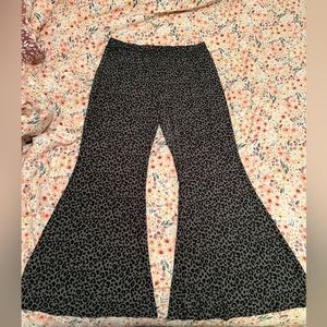 Forever 21 leopard print flare leggings 3x